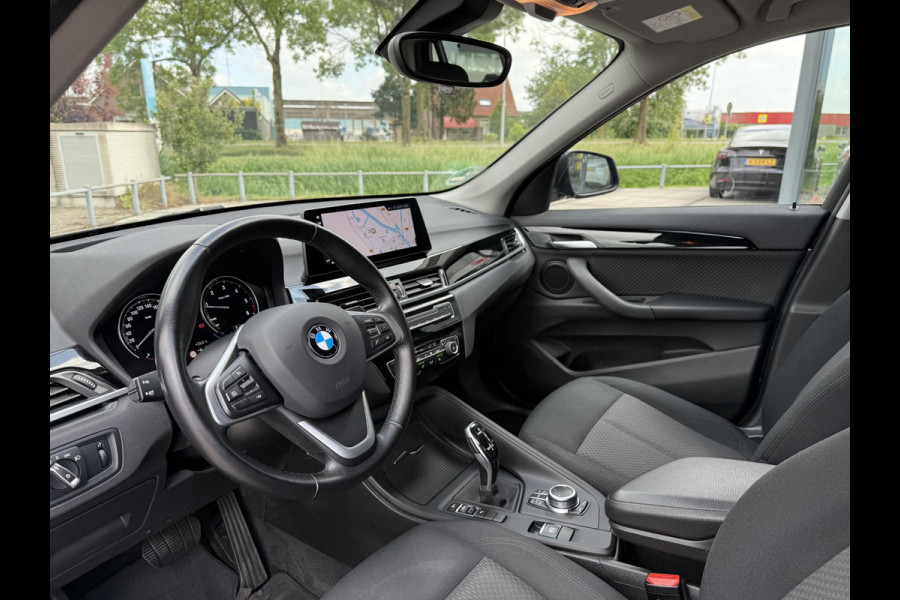 BMW X1 sDrive18d Aut. Exe Editon | Navi | Camera | Trekhaak |