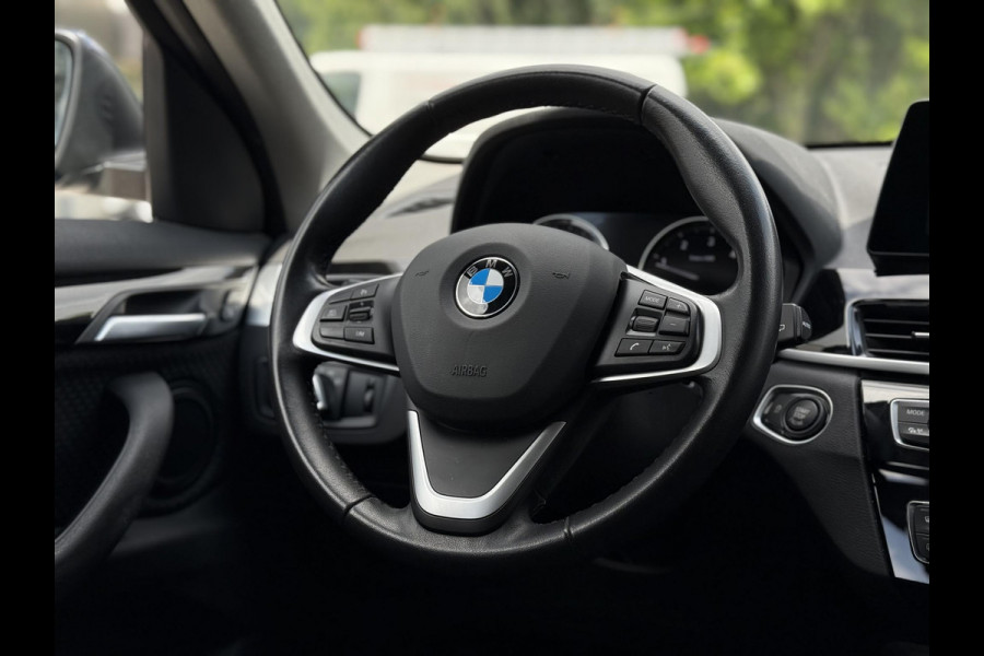 BMW X1 sDrive18d Aut. Exe Editon | Navi | Camera | Trekhaak |