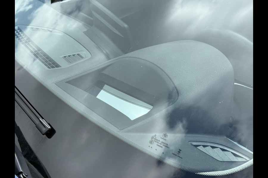 BMW X1 sDrive18d Aut. Exe Editon | Navi | Camera | Trekhaak |