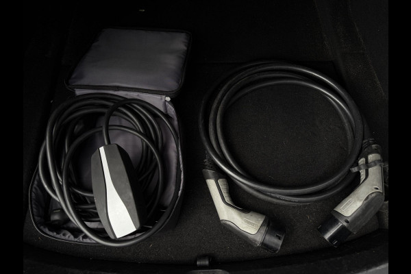 Tesla Model 3 Range Plus | Autopilot | Panorama | Leder |