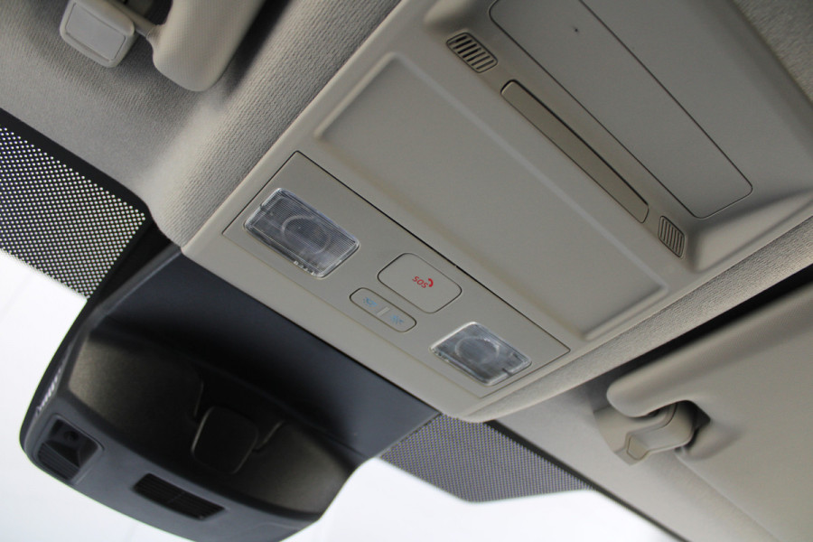 Ford Transit Custom 320 2.0 TDCI L1H1 Trend 170pk - Carplay - Android - LED koplampen - Camera - Stoelverwarming - 70l tank - Rijklaar