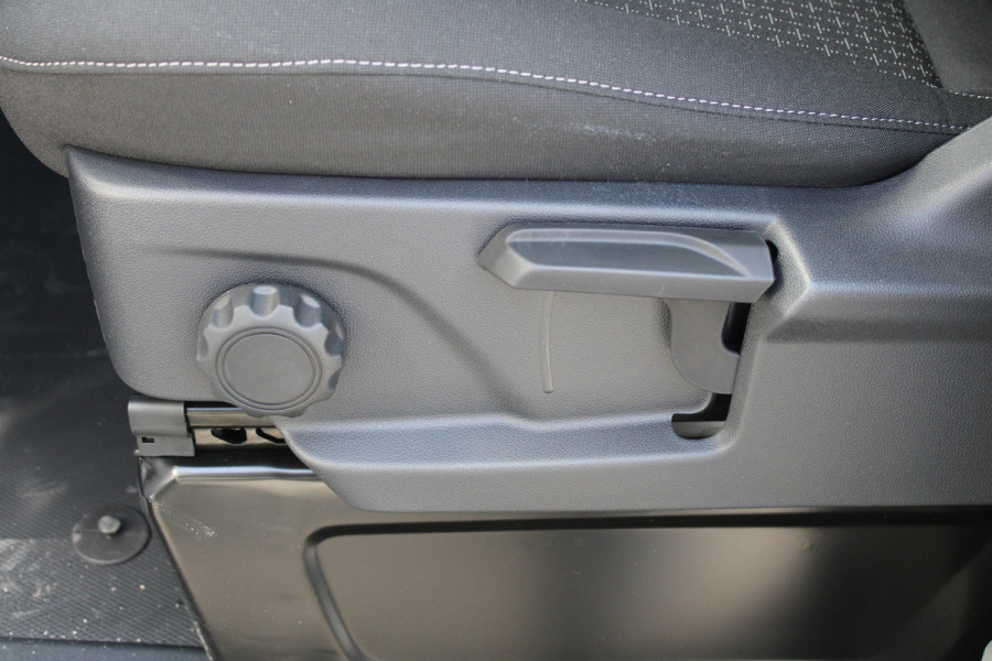 Ford Transit Custom 300 2.0 TDCI L1H1 Trend 136pk - Carplay - Android - Camera - LED - Stoelverwarming - 70l tank - Rijklaar