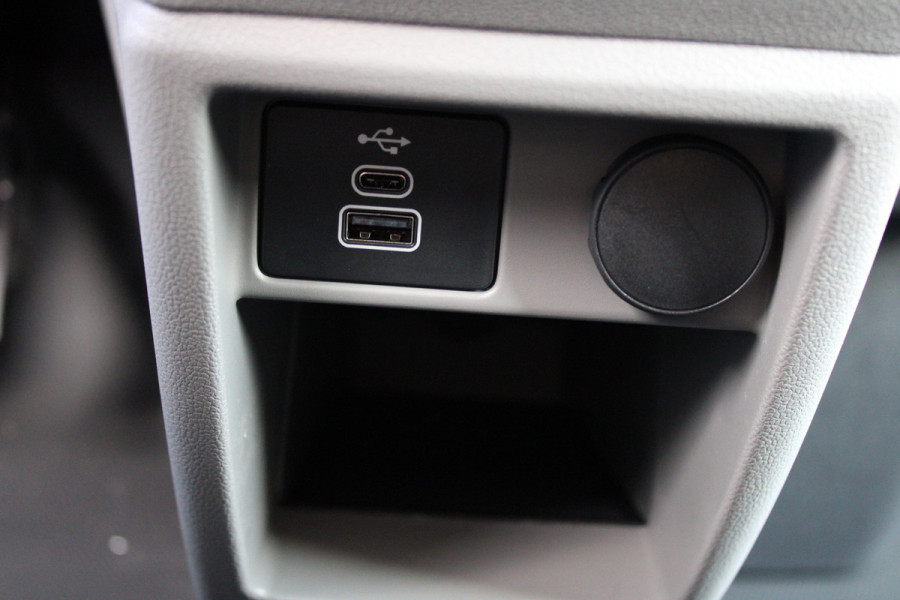 Ford Transit Custom 300 2.0 TDCI L1H1 Trend 136pk - Carplay - Android - Camera - LED - Stoelverwarming - 70l tank - Rijklaar
