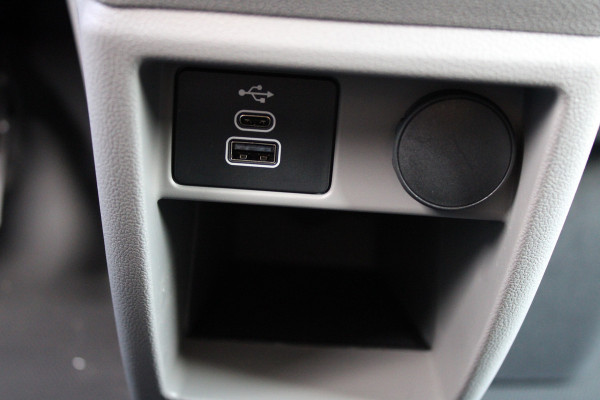 Ford Transit Custom 300 2.0 TDCI L1H1 Trend 136pk - Carplay - Android - Camera - LED - Stoelverwarming - 70l tank - Rijklaar