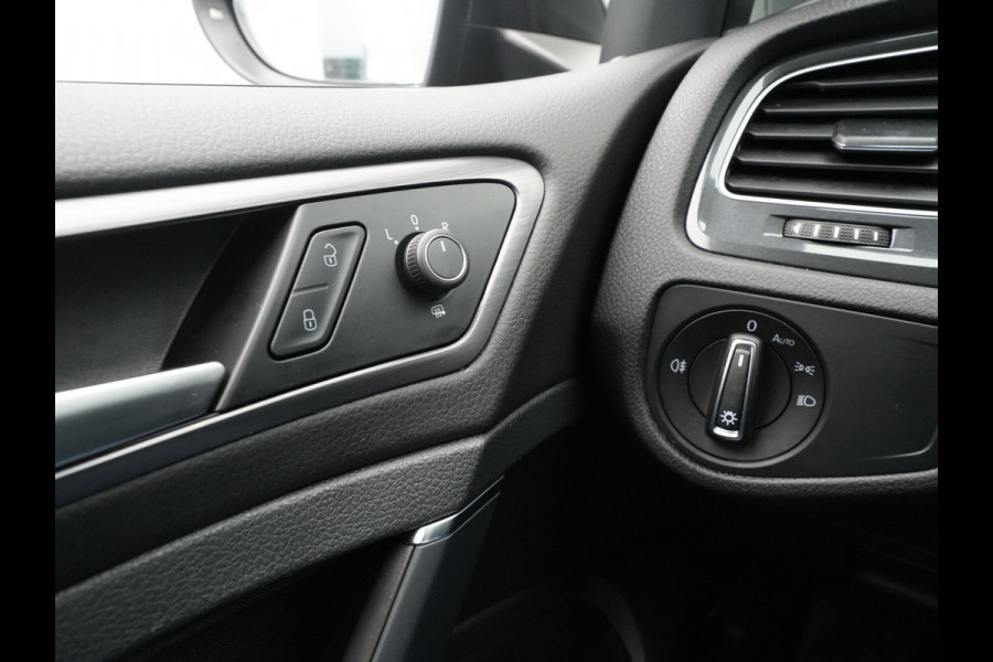 Volkswagen e-Golf E-DITION 136pk Navigatie Camera Acc Led 139