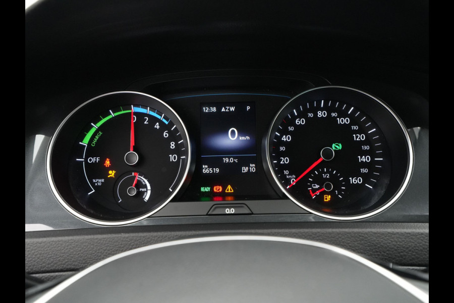 Volkswagen e-Golf E-DITION 136pk Navigatie Camera Acc Led 139
