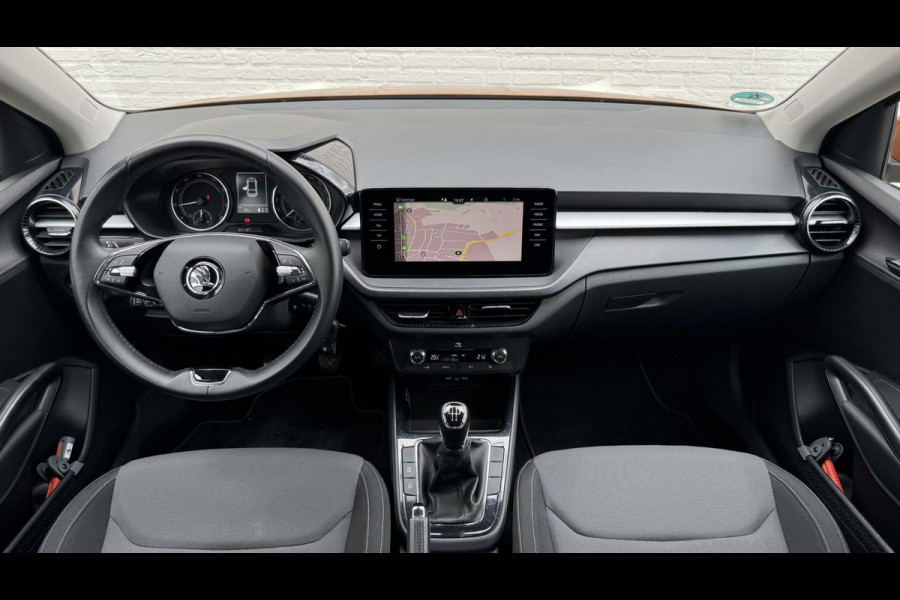 Škoda Fabia 1.0 TSI Ambition Clima Carplay Adaptive cruise Navigatie Pdc DAB radio