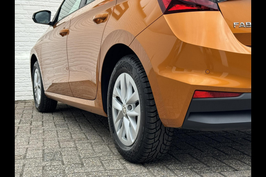 Škoda Fabia 1.0 TSI Ambition Clima Carplay Adaptive cruise Navigatie Pdc DAB radio