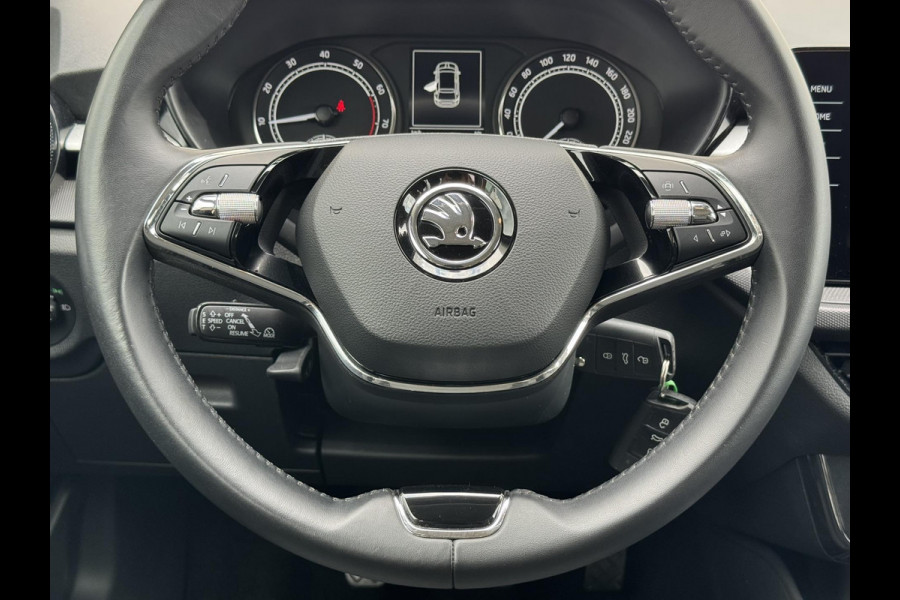 Škoda Fabia 1.0 TSI Ambition Clima Carplay Adaptive cruise Navigatie Pdc DAB radio