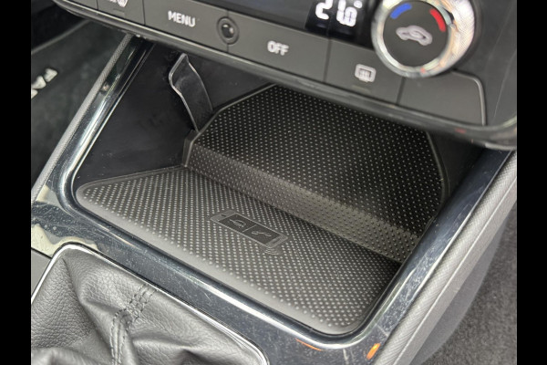 Škoda Fabia 1.0 TSI Ambition Clima Carplay Adaptive cruise Navigatie Pdc DAB radio