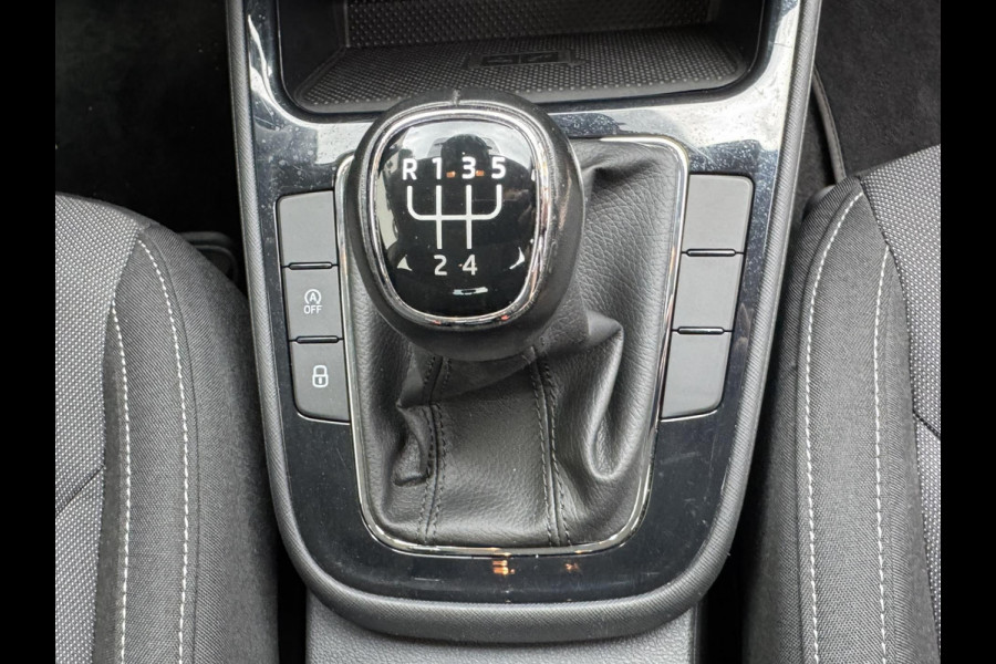Škoda Fabia 1.0 TSI Ambition Clima Carplay Adaptive cruise Navigatie Pdc DAB radio
