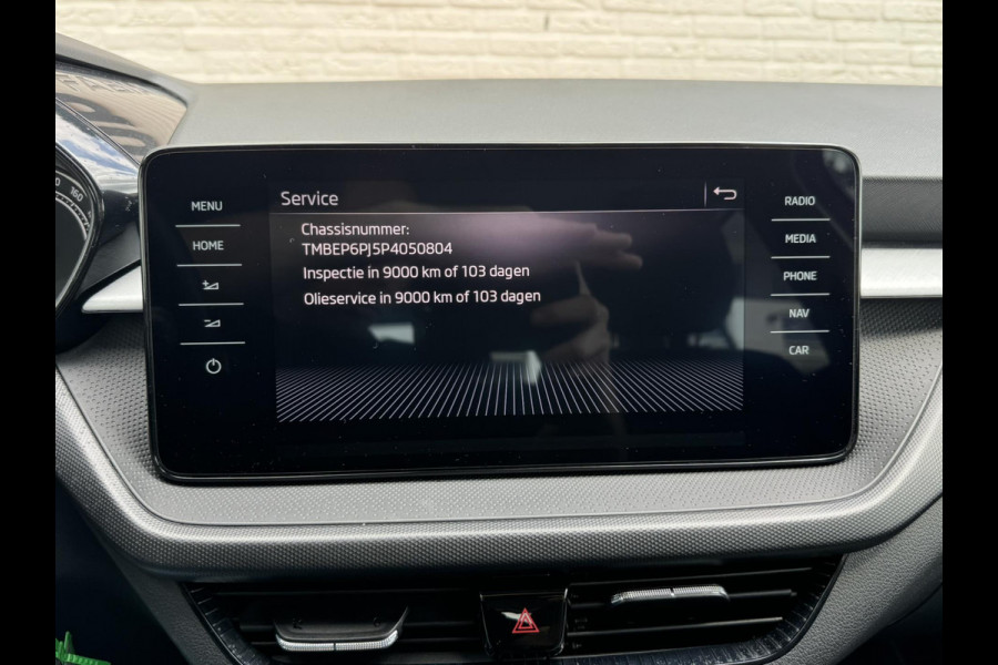 Škoda Fabia 1.0 TSI Ambition Clima Carplay Adaptive cruise Navigatie Pdc DAB radio