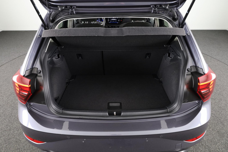Volkswagen Polo 1.0 TSI Life 95 pk Automaat (DSG) | Navigatie via App | Autom. airco | Parkeersensoren (Park assist) | Adaptieve cruise control | Stoelverwarming | Volledig digitaal instrumentenpaneel |