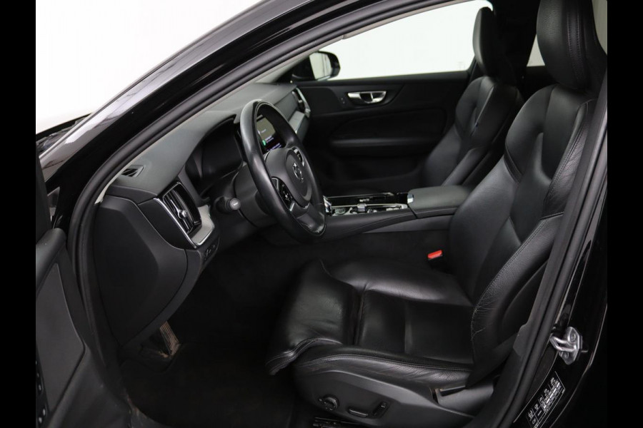 Volvo V60 2.0 T8 Recharge AWD Inscription | Panoramadak | Leder | Stoel & stuurverwarming | Camera | Adaptive cruise | Carplay | Navigatie