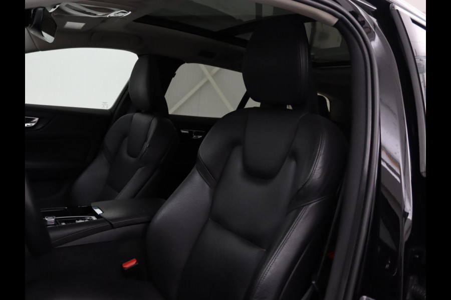 Volvo V60 2.0 T8 Recharge AWD Inscription | Panoramadak | Leder | Stoel & stuurverwarming | Camera | Adaptive cruise | Carplay | Navigatie