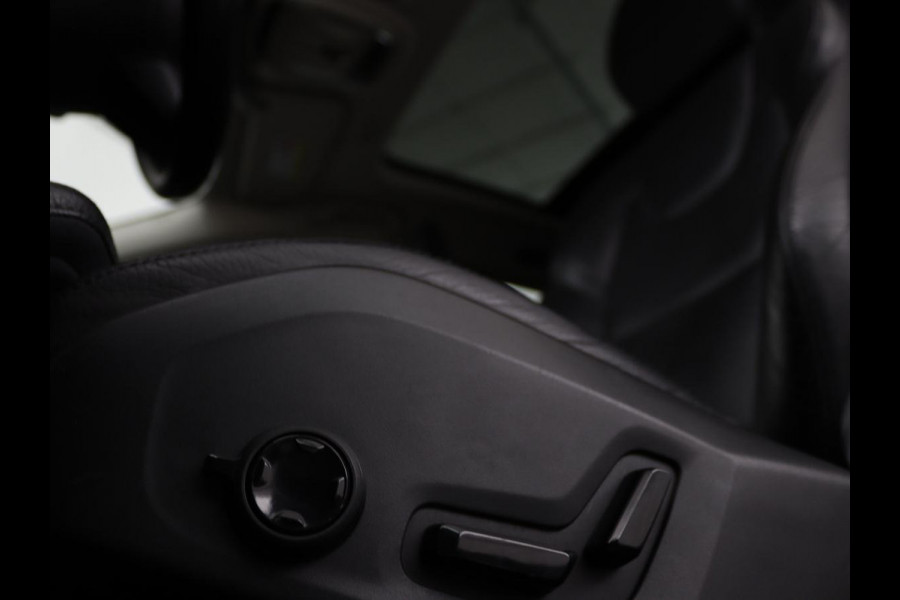 Volvo V60 2.0 T8 Recharge AWD Inscription | Panoramadak | Leder | Stoel & stuurverwarming | Camera | Adaptive cruise | Carplay | Navigatie