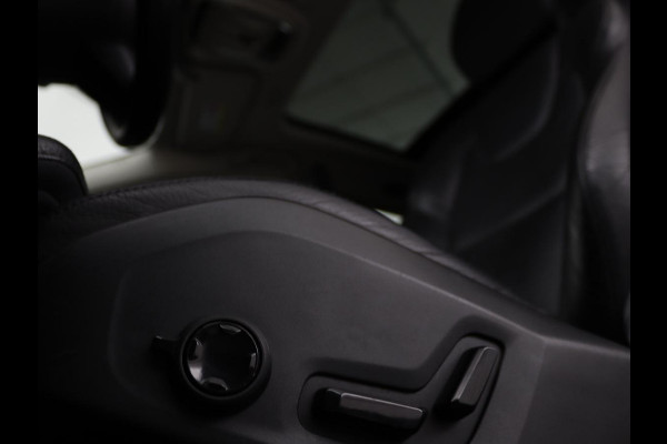Volvo V60 2.0 T8 Recharge AWD Inscription | Panoramadak | Leder | Stoel & stuurverwarming | Camera | Adaptive cruise | Carplay | Navigatie