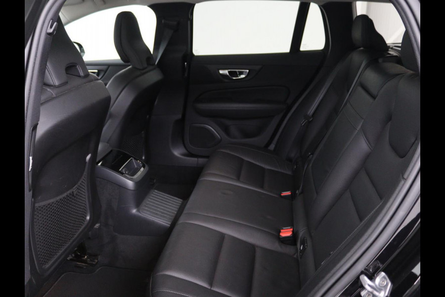 Volvo V60 2.0 T8 Recharge AWD Inscription | Panoramadak | Leder | Stoel & stuurverwarming | Camera | Adaptive cruise | Carplay | Navigatie