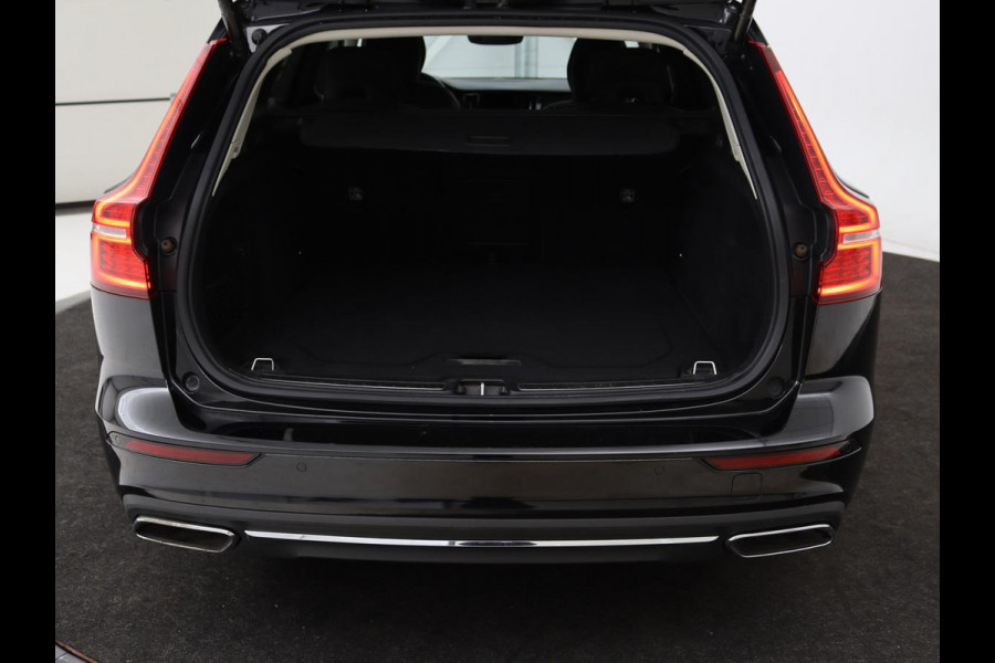 Volvo V60 2.0 T8 Recharge AWD Inscription | Panoramadak | Leder | Stoel & stuurverwarming | Camera | Adaptive cruise | Carplay | Navigatie