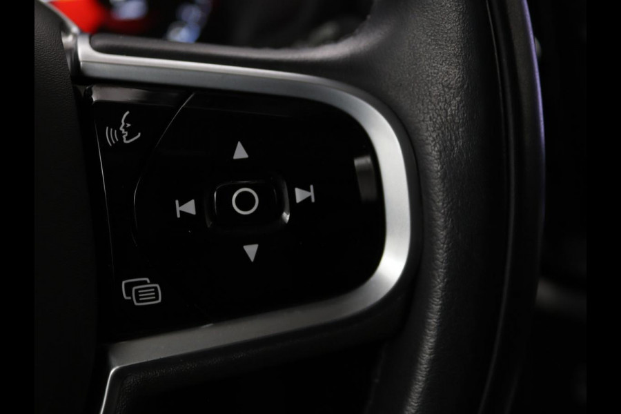 Volvo V60 2.0 T8 Recharge AWD Inscription | Panoramadak | Leder | Stoel & stuurverwarming | Camera | Adaptive cruise | Carplay | Navigatie