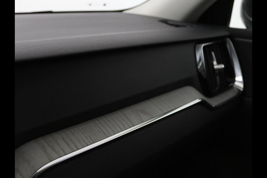 Volvo V60 2.0 T8 Recharge AWD Inscription | Panoramadak | Leder | Stoel & stuurverwarming | Camera | Adaptive cruise | Carplay | Navigatie