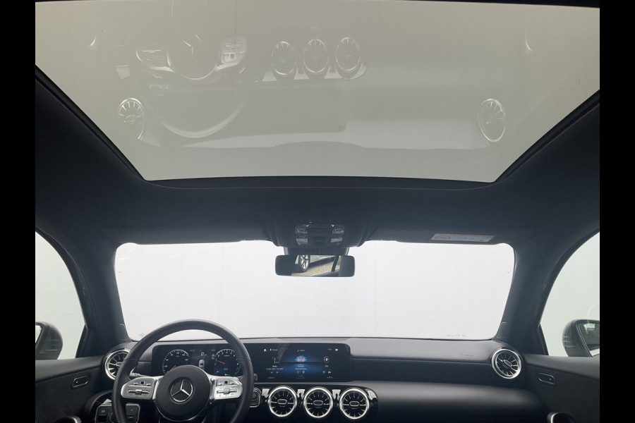 Mercedes-Benz A-Klasse 250 e AMG Line Pano Sfeerverl Stoelverw Nav/Cam Plug-in 13496KM!