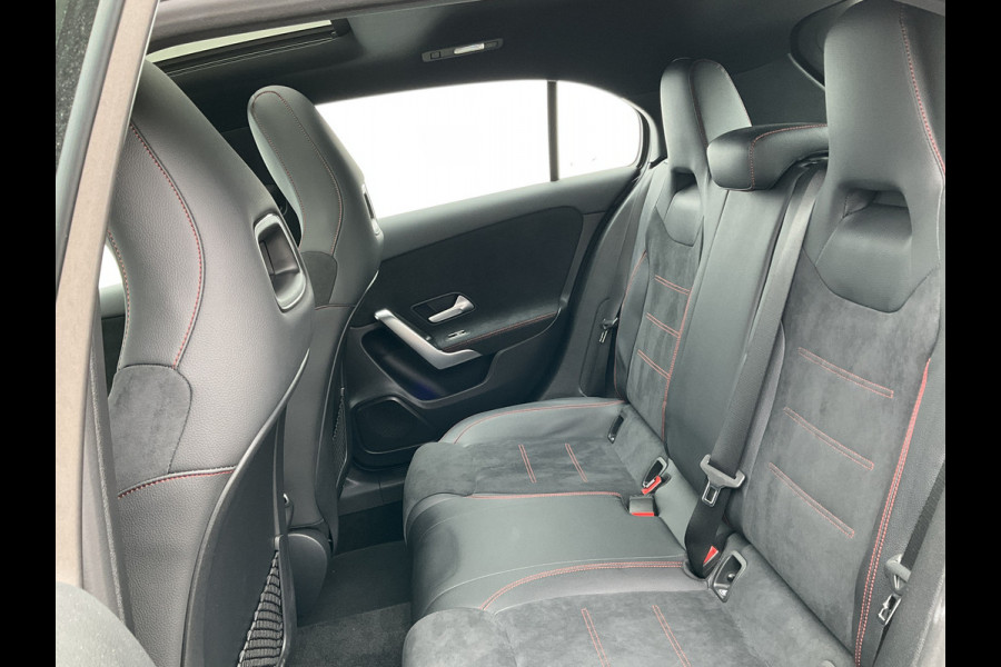 Mercedes-Benz A-Klasse 250 e AMG Line Pano Sfeerverl Stoelverw Nav/Cam Plug-in 13496KM!