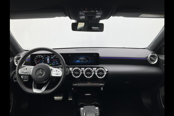 Mercedes-Benz A-Klasse 250 e AMG Line Pano Sfeerverl Stoelverw Nav/Cam Plug-in 13496KM!