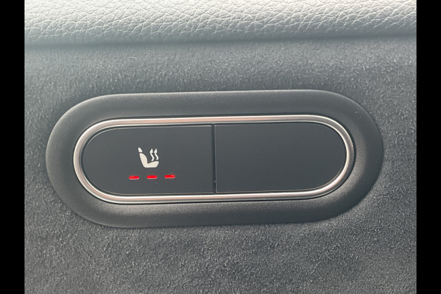 Mercedes-Benz A-Klasse 250 e AMG Line Pano Sfeerverl Stoelverw Nav/Cam Plug-in 13496KM!
