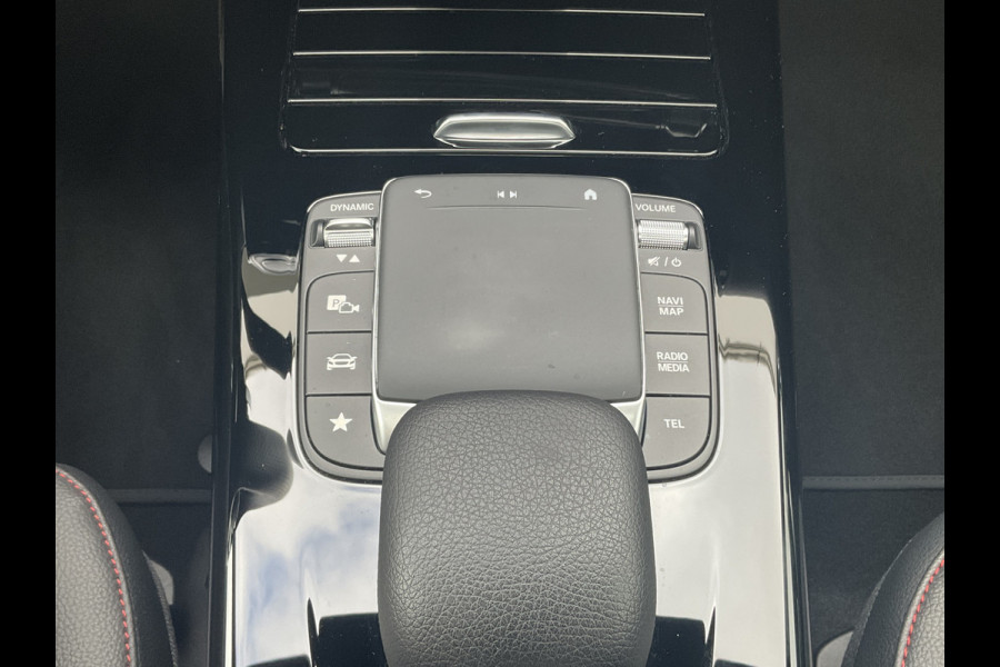 Mercedes-Benz A-Klasse 250 e AMG Line Pano Sfeerverl Stoelverw Nav/Cam Plug-in 13496KM!