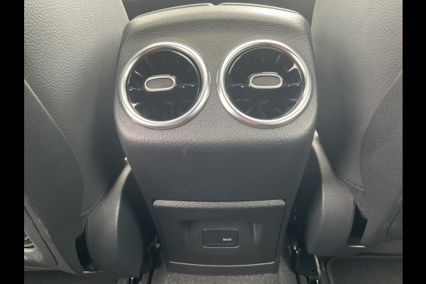 Mercedes-Benz A-Klasse 250 e AMG Line Pano Sfeerverl Stoelverw Nav/Cam Plug-in 13496KM!