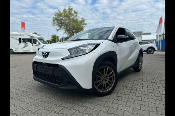 Toyota Aygo X 1.0 VVT-i Play Automaat (BOVAG/RIJKLAARPRIJS)