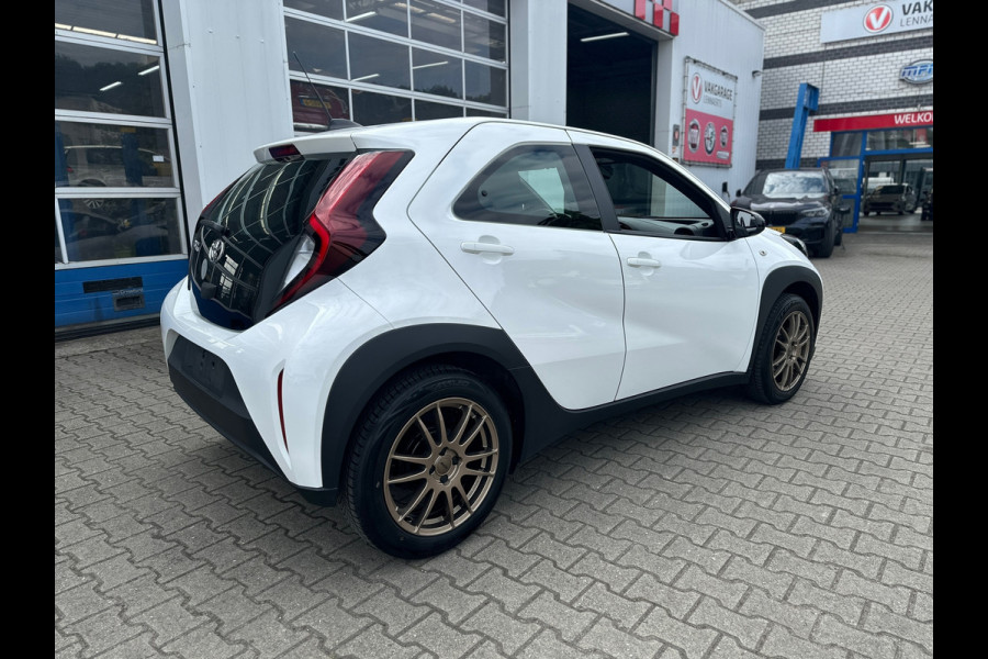 Toyota Aygo X 1.0 VVT-i Play Automaat (BOVAG/RIJKLAARPRIJS)