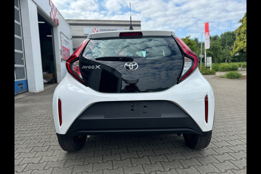 Toyota Aygo X 1.0 VVT-i Play Automaat (BOVAG/RIJKLAARPRIJS)