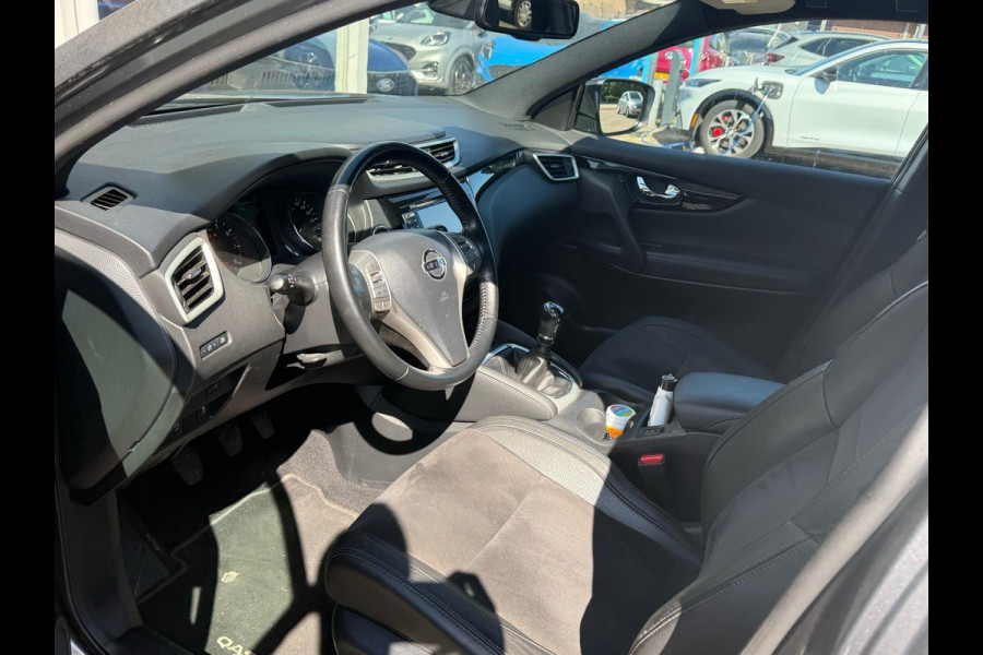 Nissan QASHQAI 1.2 N-Vision 115pk Trekhaak | Panoramadak | 360 graden Camera's | Stoelverwarming | Navigatie | Bluetooth