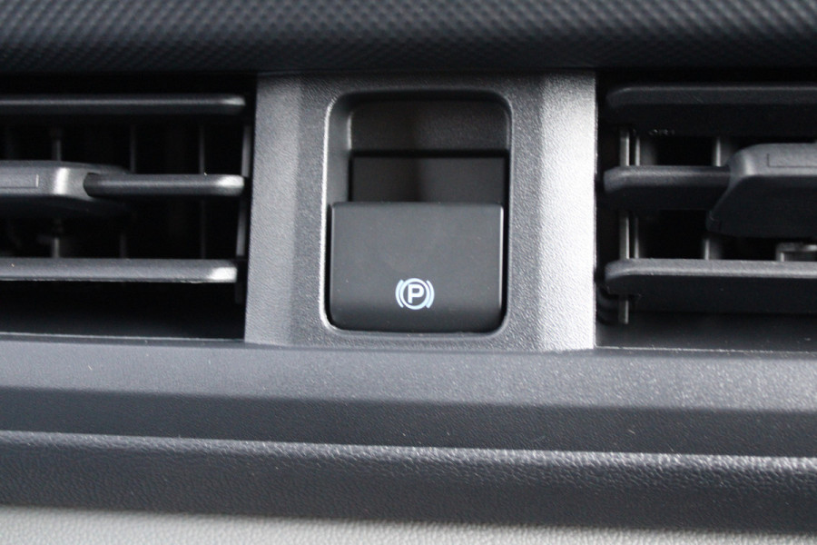 Ford Transit Custom 320 2.0 TDCI L2H1 Trend 170pk - Carplay - Android - Camera - LED - Stoelverwarming - 70l tank - Rijklaar
