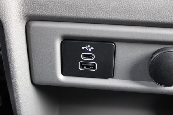 Ford Transit Custom 320 2.0 TDCI L2H1 Trend 170pk - Carplay - Android - Camera - LED - Stoelverwarming - 70l tank - Rijklaar