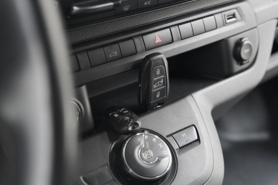 Peugeot Expert 2.0 BlueHDI 180 Automaat Standard Premium | Standkachel | Trekhaak | Head-Up Display | Camera | Apple Carplay | Laadruimte Betimmering