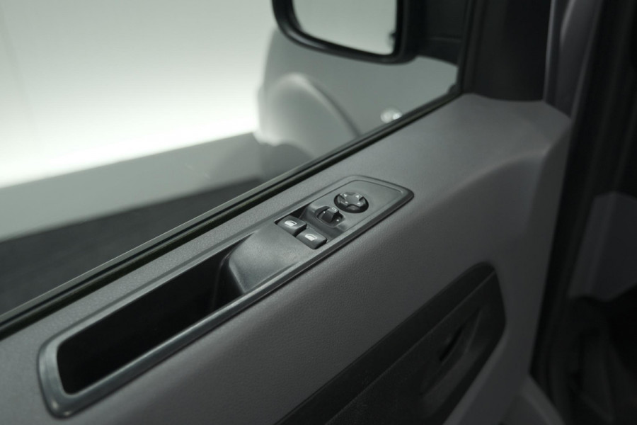 Peugeot Expert 2.0 BlueHDI 180 Automaat Standard Premium | Standkachel | Trekhaak | Head-Up Display | Camera | Apple Carplay | Laadruimte Betimmering