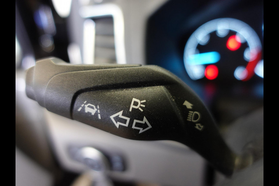Ford Transit Custom 320 2.0 TDCI L2H1 Sport 185PK Automaat Airco Cruise Control Bluetooth Navi Trekhaak