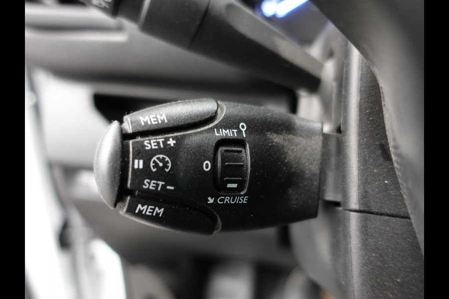 Peugeot Expert 1.5 BlueHDI 120PK L2 Airco Navigatie Cruise control Trekhaak