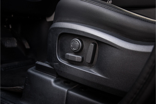 Land Rover Defender 3.0 D200 110 MHEV SE VAN Cold Climate - Driv. Assistance - Panodak - Luchtvering - Trekhaak