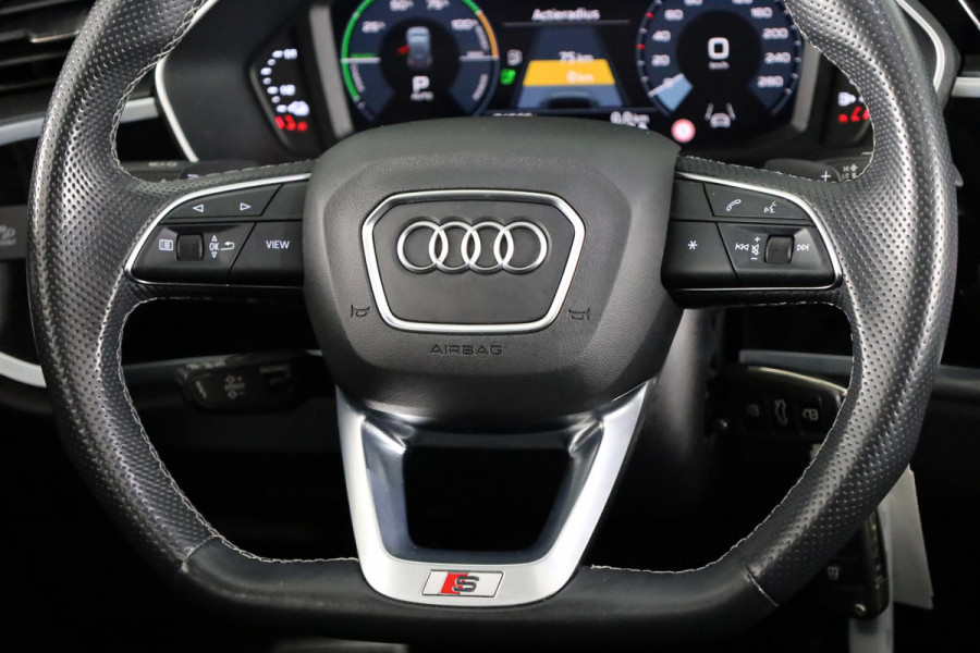 Audi Q3 45 TFSI e S edition 245PK Automaat | Panorama dak | Lederen bekleding | 20 "LM velgen | Adaptieve cruise control |