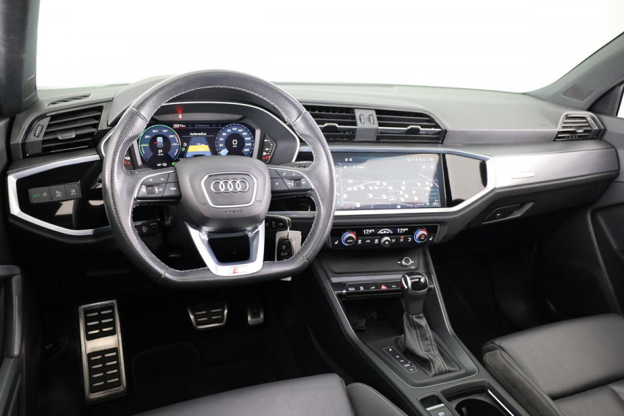 Audi Q3 45 TFSI e S edition 245PK Automaat | Panorama dak | Lederen bekleding | 20 "LM velgen | Adaptieve cruise control |