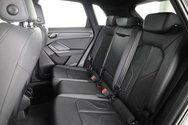 Audi Q3 45 TFSI e S edition 245PK Automaat | Panorama dak | Lederen bekleding | 20 "LM velgen | Adaptieve cruise control |