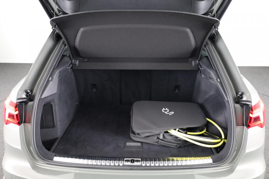 Audi Q3 45 TFSI e S edition 245PK Automaat | Panorama dak | Lederen bekleding | 20 "LM velgen | Adaptieve cruise control |