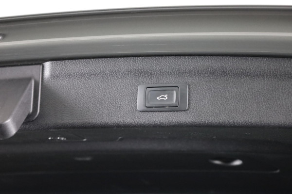 Audi Q3 45 TFSI e S edition 245PK Automaat | Panorama dak | Lederen bekleding | 20 "LM velgen | Adaptieve cruise control |