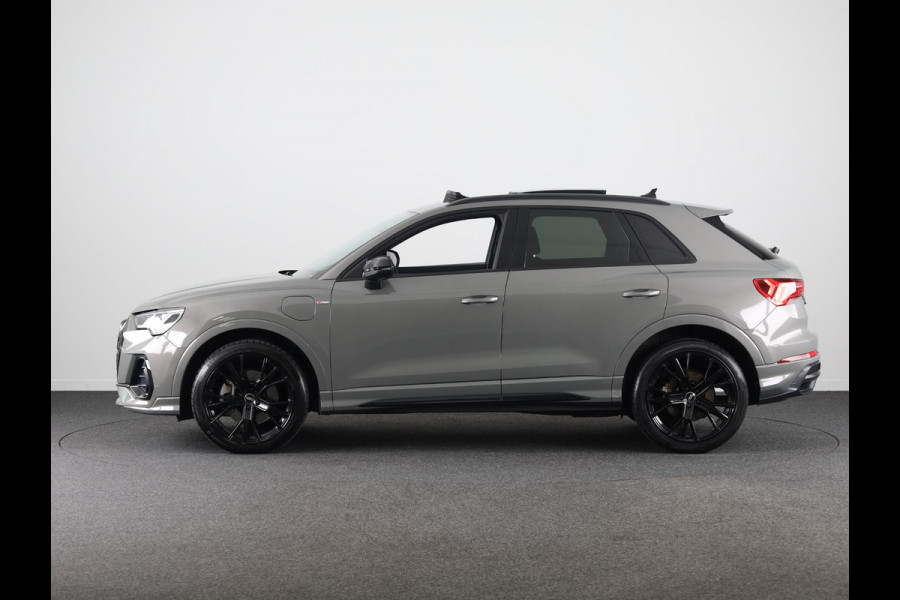 Audi Q3 45 TFSI e S edition 245PK Automaat | Panorama dak | Lederen bekleding | 20 "LM velgen | Adaptieve cruise control |