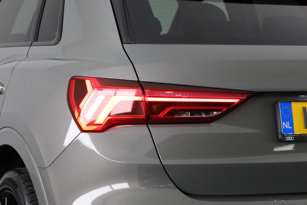 Audi Q3 45 TFSI e S edition 245PK Automaat | Panorama dak | Lederen bekleding | 20 "LM velgen | Adaptieve cruise control |
