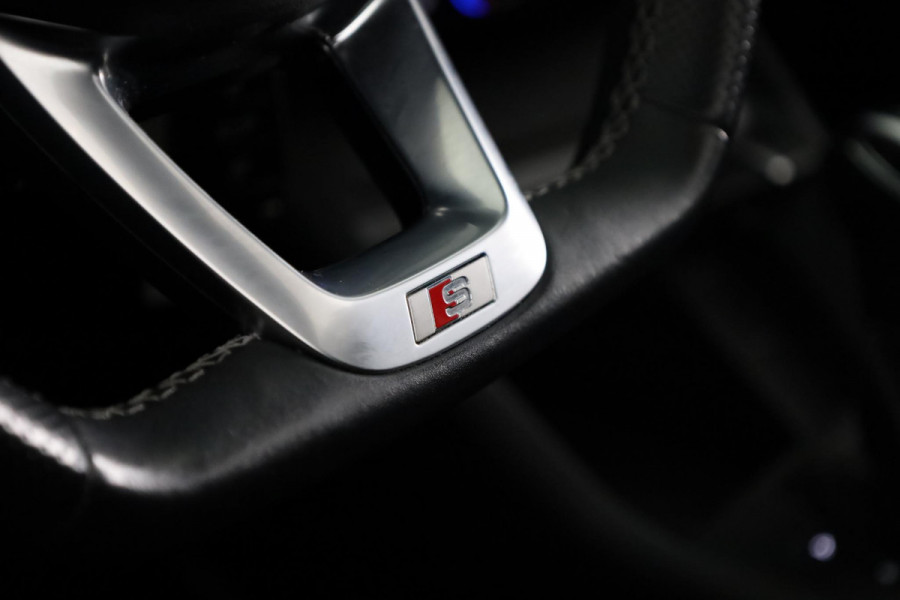 Audi Q3 45 TFSI e S edition 245PK Automaat | Panorama dak | Lederen bekleding | 20 "LM velgen | Adaptieve cruise control |